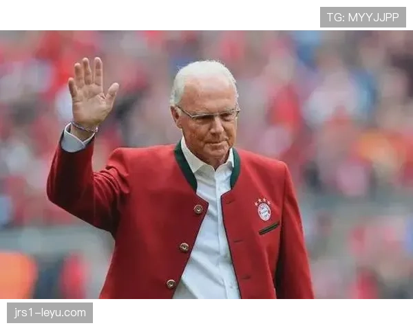 贝肯鲍尔如何重塑现代足球规则与文化：传奇背后的深远影响