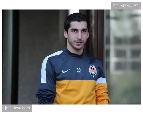 姆希塔良闪耀赛场，引领亚美尼亚足球迈向新纪元