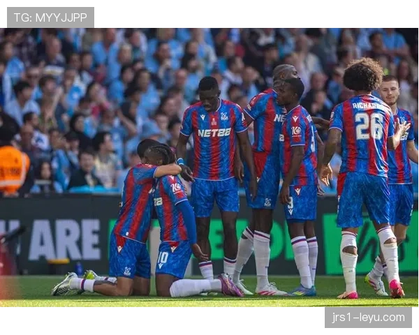 水晶宫战术布局全面优化,新赛季迎突破性进展引关注 水晶宫战术布局全面优化,新赛季迎突破性进展引关注