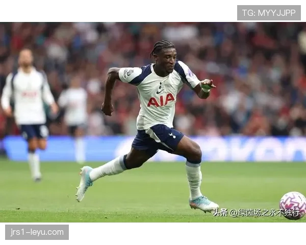 库杜斯在西汉姆体系中的战术角色与位置解析