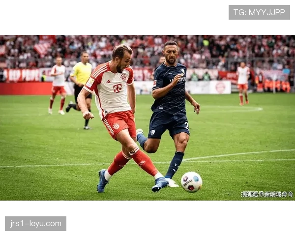 拜仁防线压上成瘾，身后空当频遭利用，防守稳定性面临考验